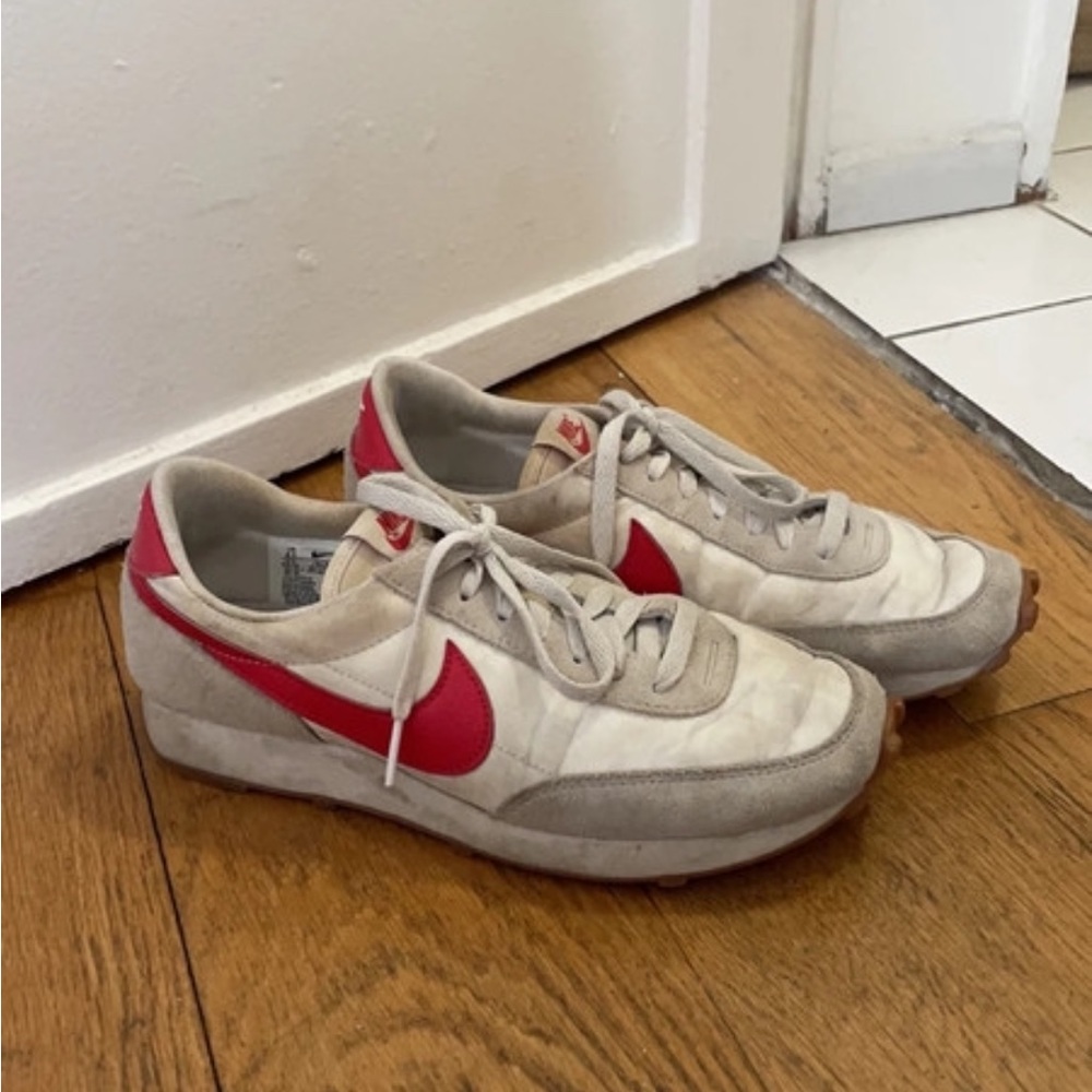 Nike internationalist sneakers